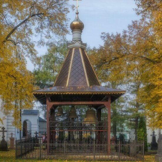 Мощи Оптинских старцев в Оптиной пустыни