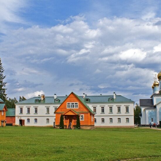 паломнические поездки в Псково-Печорский монастырь